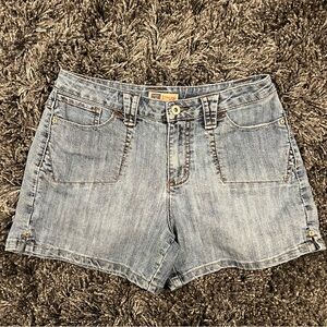 🍒FADED GLORY RETRO MOM 4IN DENIM SHORTS SIZE 6🍒
